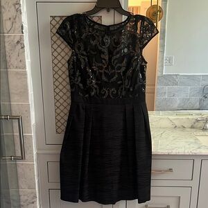 Adrianna Papell Elegant Black Cocktail Dress w/ Sequin Detail